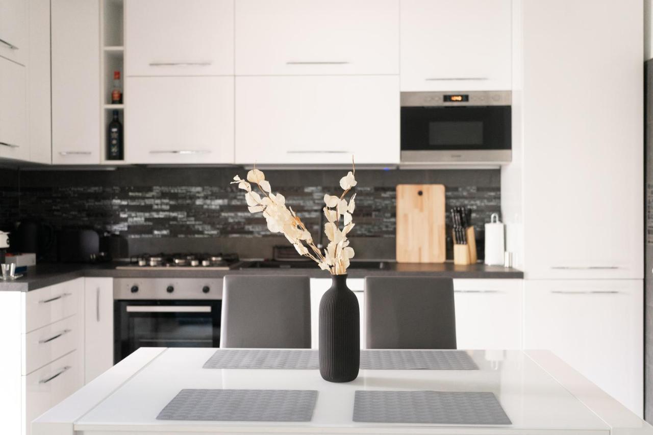 Oasis Luxury - A.C/Terrace/2Bedrooms Μπέργκαμο Εξωτερικό φωτογραφία