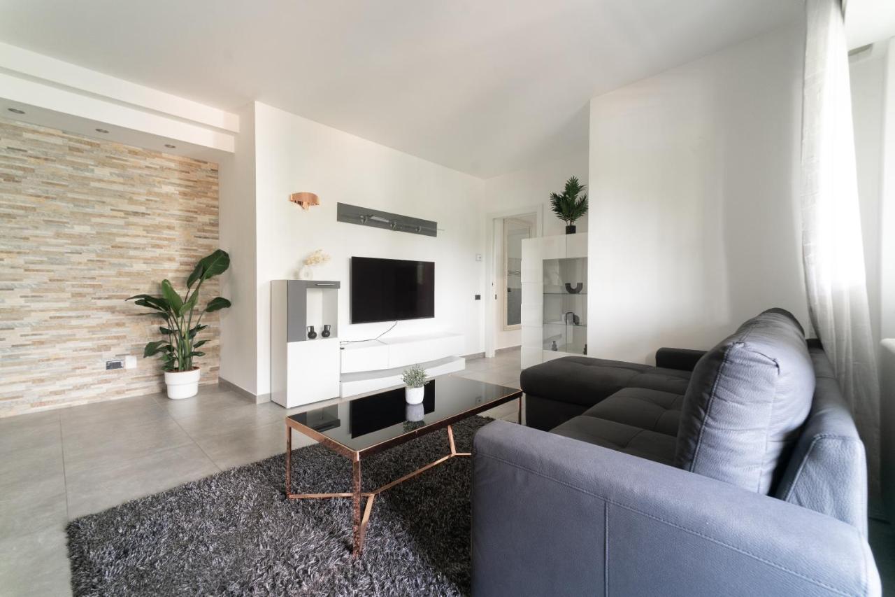 Oasis Luxury - A.C/Terrace/2Bedrooms Μπέργκαμο Εξωτερικό φωτογραφία